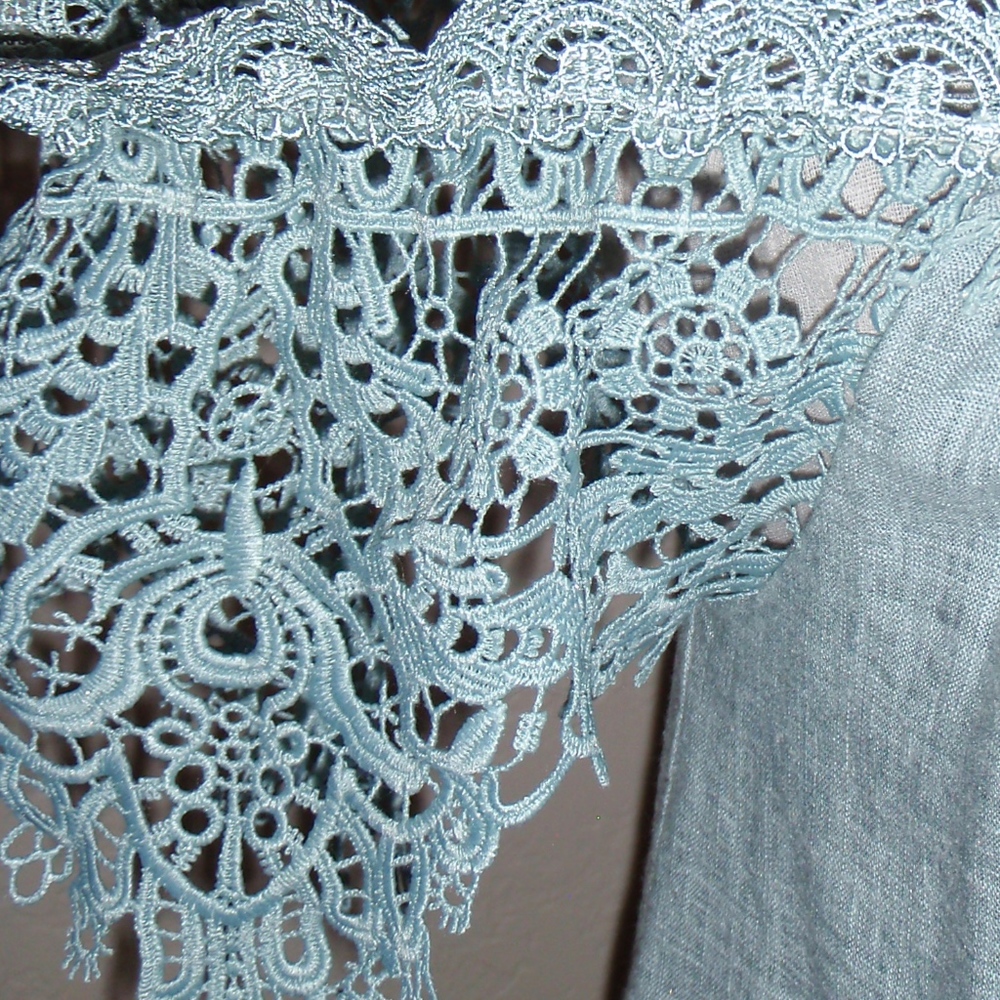 NWT Bare Shoulder Lace Sleeve Top Tunic - Picture 2 of 7